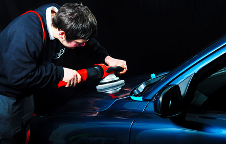 Mit Smart Repair in Rostock Auto pflegen, Felgen reparieren, Dellen entfernen und Fahrzeug lackieren
